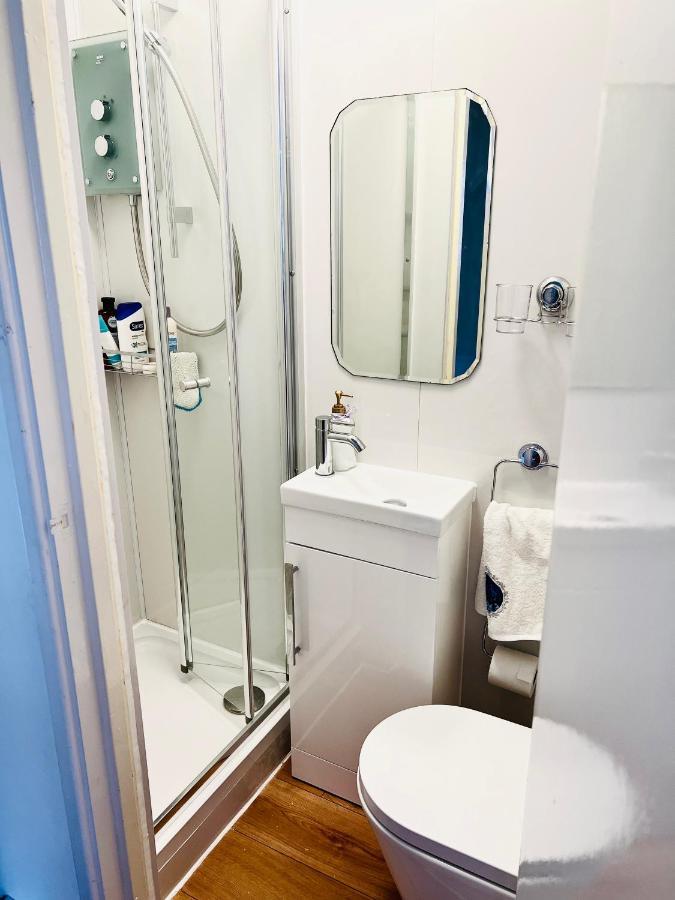Modern Cosy Room With Private Bathroom London Borough of London Borough of Harrow Exterior foto